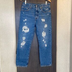 Womens Levi’s 501 straight size 28